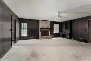 913 Robert E Lee Drive, Wilmington, NC 28412 – photo 12: living-room-01a