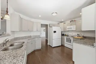 833 Pelican Drive, New Bern, NC 28560 – photo 10: Kitchen