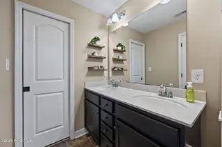 221 Breakwater Drive, Sneads Ferry, NC 28460 – photo 22: Primary Bath