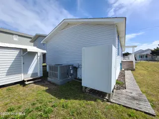 308 W Bogue Boulevard, Atlantic Beach, NC 28512 – photo 7: 20260409_153637
