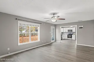 111 Summercreek Drive, Jacksonville, NC 28546 — 4-bedroom home in Bay Meadows, Jacksonville, NC, photo 15 of 32