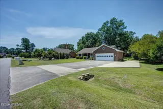 217 Pinewood Drive, New Bern, NC 28562 – photo 7: 07-217_pinewood-39