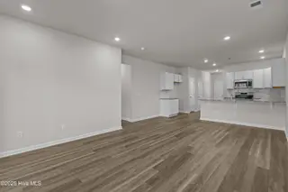 313 Parkington Lane 86a, Ocean Isle Beach, NC 28469 – photo 11: greatroom to kitchen