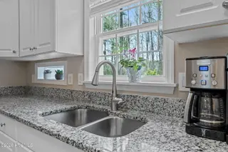 412 Neuchatel Road, New Bern, NC 28562 – photo 10: Kitchen