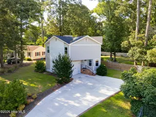 4704 Trent Woods Drive, Trent Woods, NC 28562 – photo 2: 69-web-or-mls-chadwick-visuals-4704-tren