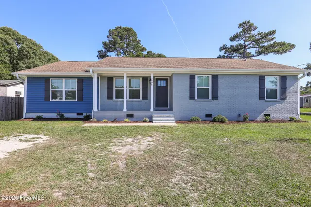 2098 Nc Highway 172, Sneads Ferry, NC 28460