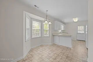 2403 Westover Lane, New Bern, NC 28562 — 3-bedroom home in Berkshire, New Bern, NC, photo 3 of 28: 29-web-or-mls-DSC_6856