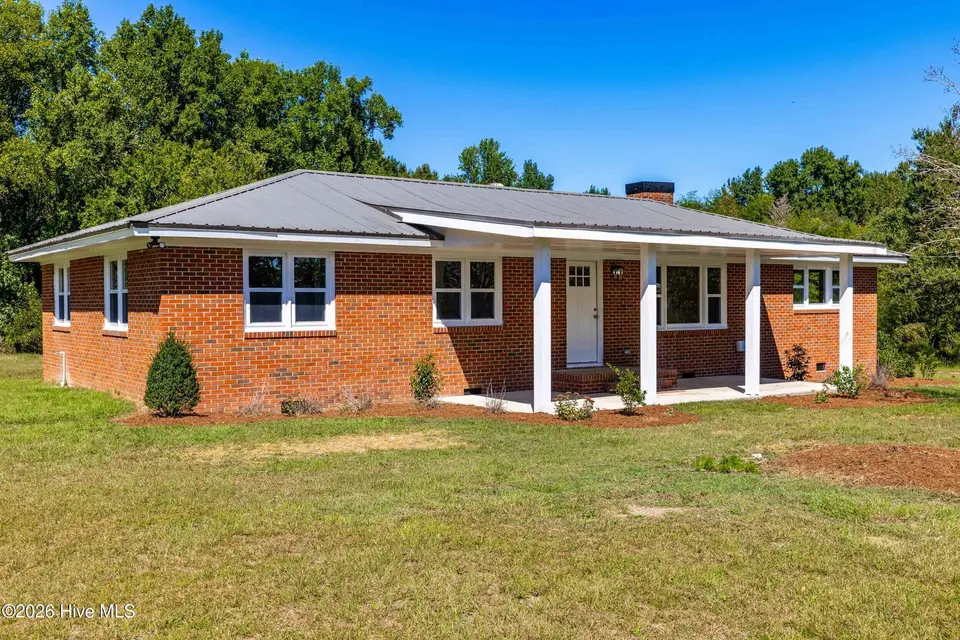 858 Maysville School Road, Mount Olive, NC 28365 — 3-bedroom home, Mount Olive, NC, photo 1 of 59