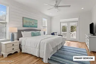 1607 W Fort Macon Road, Atlantic Beach, NC 28512 – photo 10: Primary Bedroom