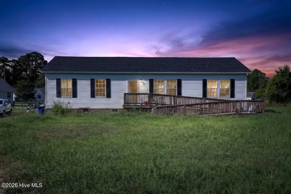 304 Forsythe Lane, New Bern, NC 28560 – photo 1 of 15: IMG_1247#twilight