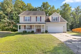 108 Daleview Court, Richlands, NC 28574 — 3-bedroom home in Core Estates, Richlands, NC, photo 1 of 28: IMG_9458