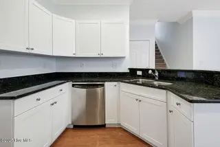 5004 Whitner Drive, Wilmington, NC 28409 — 4-bedroom home in Holly Glen Estates, Wilmington, NC, photo 10 of 45: 5004WhitnerDrive-9