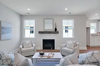 254 Longhill Drive, Wilmington, NC 28412 – photo 5: Living Room
