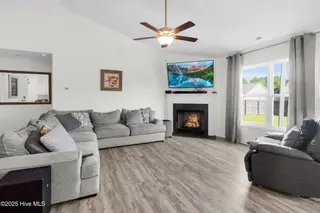 231 Independence Boulevard, Newport, NC 28570 – photo 8: Living Room