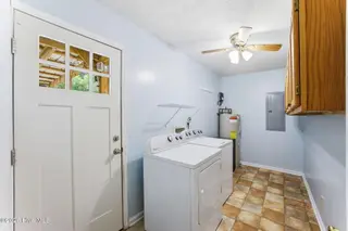 409 Bradford Drive, New Bern, NC 28560 – photo 12: Laundry Room