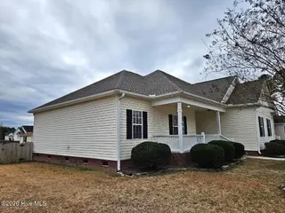 7 Edgewater Drive, Smithfield, NC 27577 – photo 2: 20260123_161056
