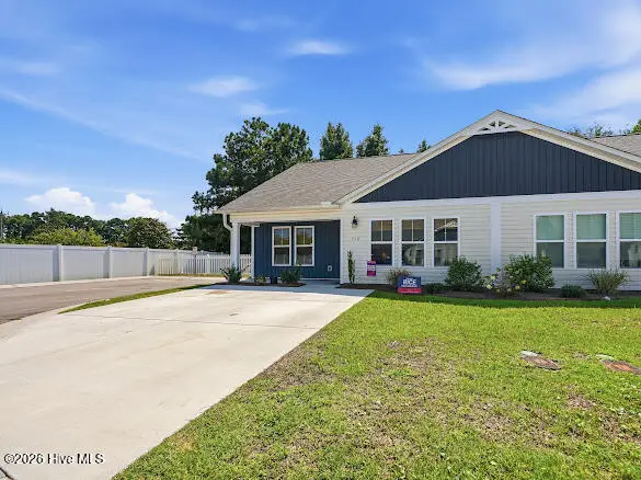 710 Discovery Cove, Newport, NC 28570 – photo 1 of 21: Font Driveway
