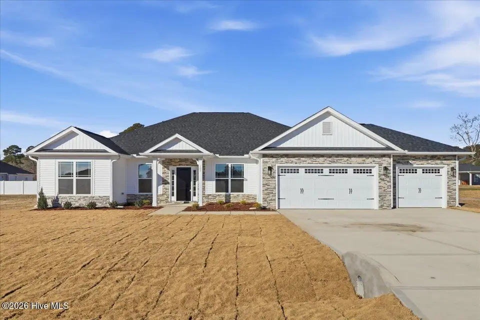 103 Manchester Court, La Grange, NC 28551 – photo 1 of 34: 01-103 Manchester Ct-1