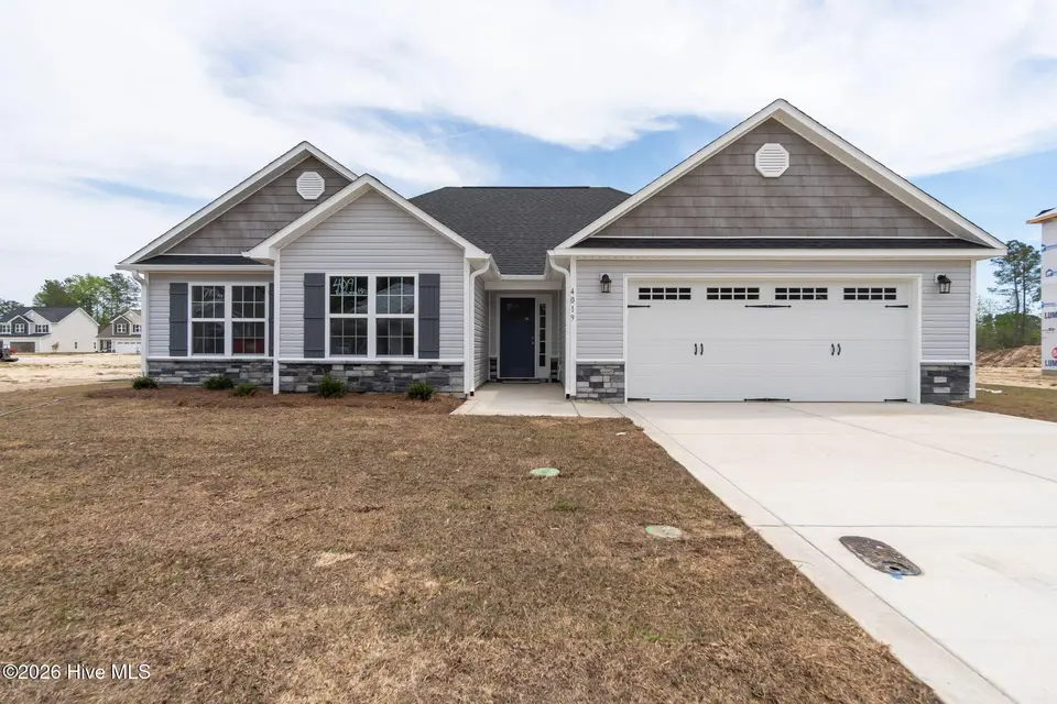 4019 Bluewater Boulevard, New Bern, NC 28562 – photo 1 of 50: 4019 Bluewater-4