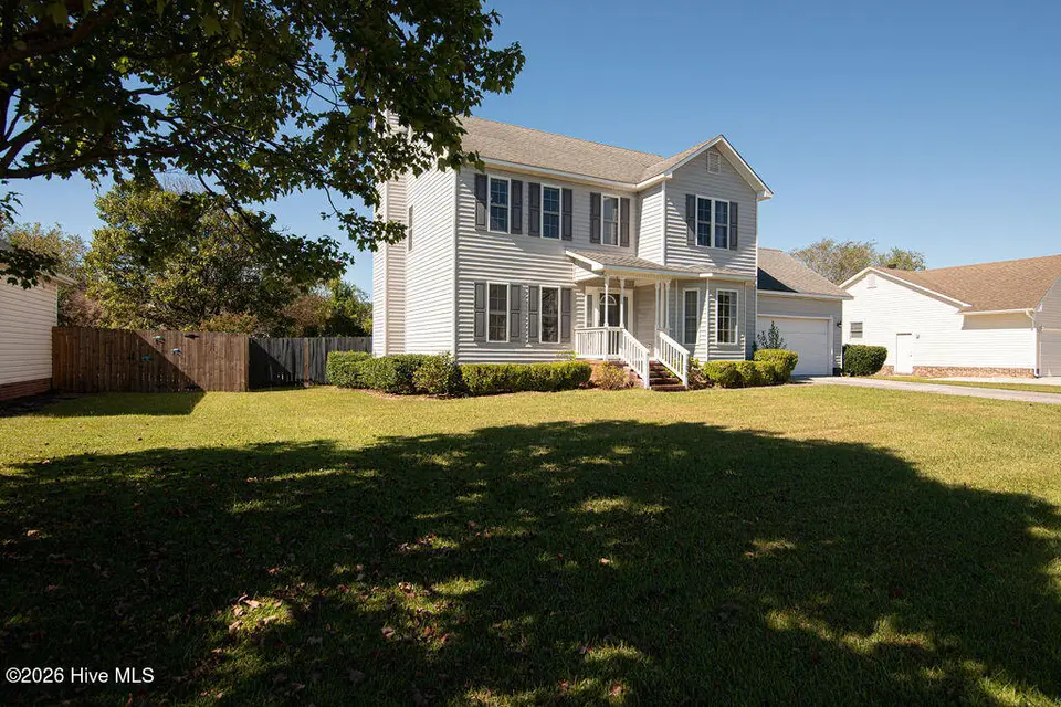 106 Sidney Lane, Jacksonville, NC 28540 — 4-bedroom home in Williamsburg Plantation, Jacksonville, NC, photo 1 of 55: DSC_2543
