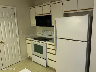 116 Breezewood Drive H, Greenville, NC 27858 – photo 5: IMG_6137