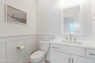 855 Cannonsgate Drive, Newport, NC 28570 – photo 19: First floor half bath