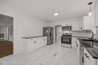 1509 SE Greenville Boulevard, Greenville, NC 27858 – photo 11: Kitchen