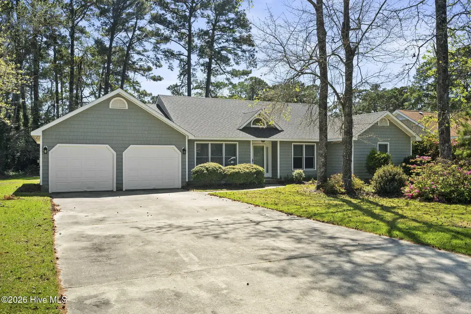 814 Lord Granville Drive, Morehead City, NC 28557 – photo 1 of 33: 1-web-or-mls-814-LordGranvilleDr-4-3-26-