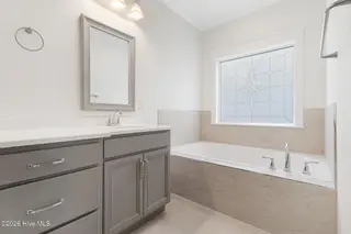 111 Windswept Lane, Beaufort, NC 28516 – photo 11: Primary Bath