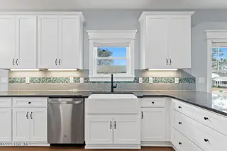 202 NE 33rd Street, Oak Island, NC 28465 – photo 8: 17-web-or-mls-Cammediallc.com--2