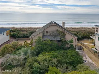 111 Dogwood Circle, Pine Knoll Shores, NC 28512 – photo 13: Oceanfront home in Pine Knoll Shores