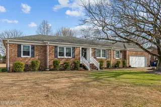 219 Leon Drive, Greenville, NC 27858 — 3-bedroom home in Lake Glenwood, Greenville, NC, photo 1 of 34: Front