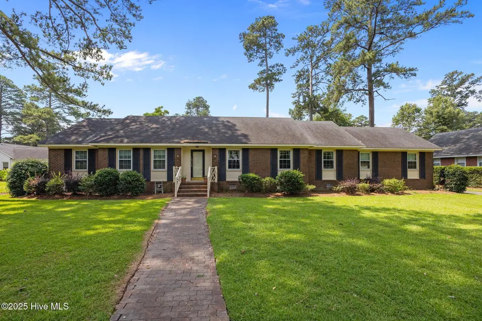 1902 York Street, Kinston, NC 28504 – photo 1 of 54: 2-web-or-mls-IMG_5355