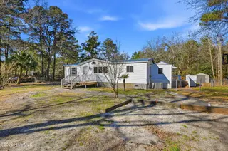 5595 Shaw Highway, Rocky Point, NC 28457 — 3-bedroom manufactured home, Rocky Point, NC, photo 4 of 40: 51_5595_shaw_hwy_051