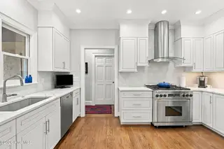 1924 London Lane, Wilmington, NC 28405 – photo 18: 56-web-or-mls-DSC08438
