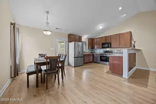 314 Jasmine Lane, Jacksonville, NC 28546 – photo 3: 8-web-or-mls-314 Jasmine Ln 15