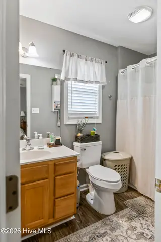 1121 Masters Lane A And B, Greenville, NC 27834 – photo 7: 8G4A4274