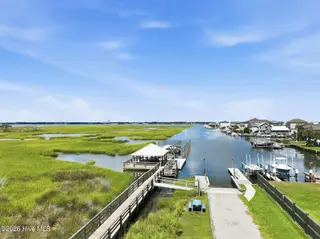 602 W Fort Macon Road 132, Atlantic Beach, NC 28512 – photo 10: 40-web-or-mls-Palm-Suites-132---006_edit