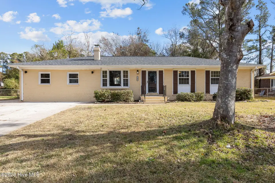 504 Oakwood Avenue, Jacksonville, NC 28546 – photo 1 of 38: 1-web-or-mls-504 Oakwood Ave. 91