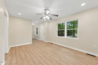 23526 Nc 33 E, Aurora, NC 27806 – photo 5: Living Room