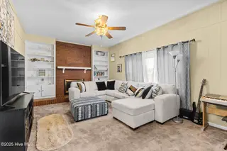 1 Lee Court, Jacksonville, NC 28546 — 3-bedroom home in Windsor Manor, Jacksonville, NC, photo 11 of 26: lee-12