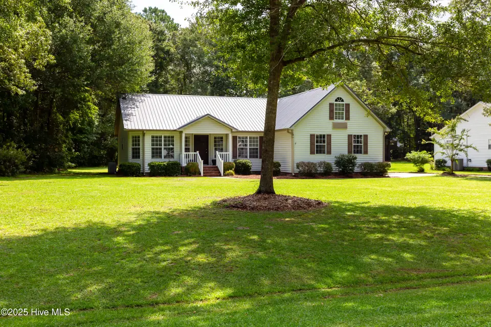 571 Deer Run Road, New Bern, NC 28562 – photo 1 of 27: 20250816-Rock I (2576 of 1)