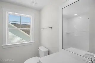 201 Windswept Lane, Beaufort, NC 28516 – photo 23: Full Bath