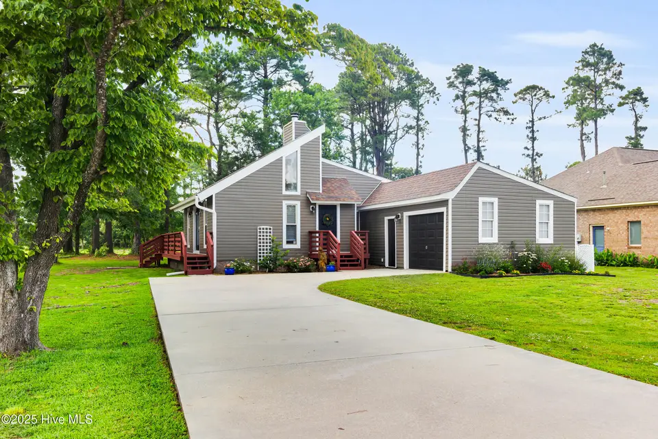 1223 Pelican Drive, New Bern, NC 28560 – photo 1 of 38: 3 (11)
