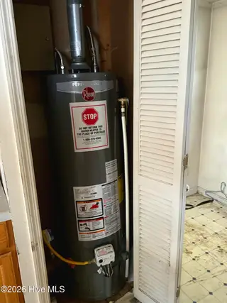 510 Church Street, Wilmington, NC 28401 – photo 11: Natural Gas Water Heater