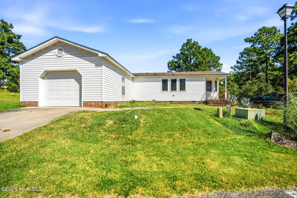 146 Ryder Cup Boulevard, Pinebluff, NC 28373 — 3-bedroom manufactured home in Oakwood Hill, Pinebluff, NC, photo 1 of 43