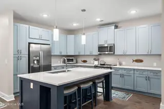 2537 St James Drive SE 901, Southport, NC 28461 — 3-bedroom condo in St James, Southport, NC, photo 15 of 46: Kitchen