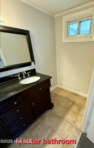 2206 Carey Road, Kinston, NC 28504 – photo 19: Master bath