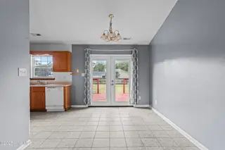 100 Jacob Court, Jacksonville, NC 28540 — 3-bedroom home in Pine Forest Acres, Jacksonville, NC, photo 6 of 22