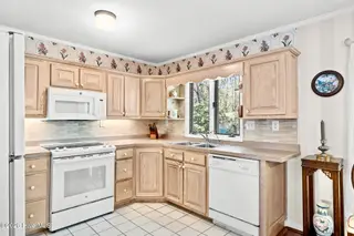 515 Shoreline Drive E, Sunset Beach, NC 28468 – photo 12: IMG_6953